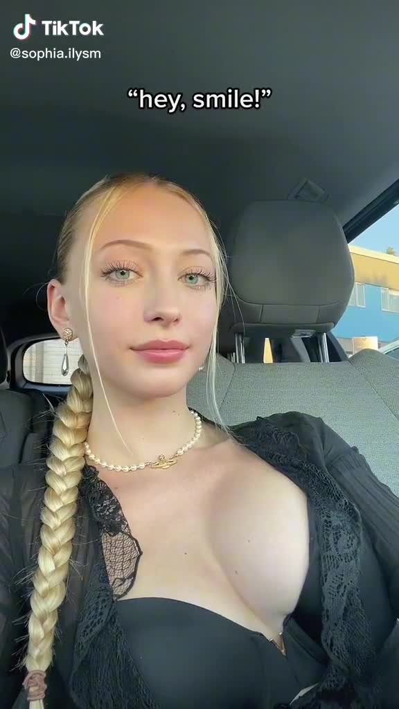 DANM!!! Sophia Diamond so Hot – Show Perfect Boobs