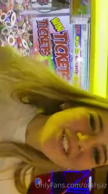 UtahJaz f.ucking with boyfriends outside [PORN.SCENES]