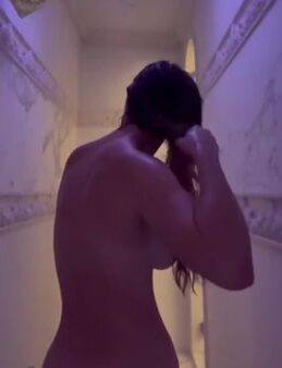 Amanda Cerny – Show body in bathroom/ New Video