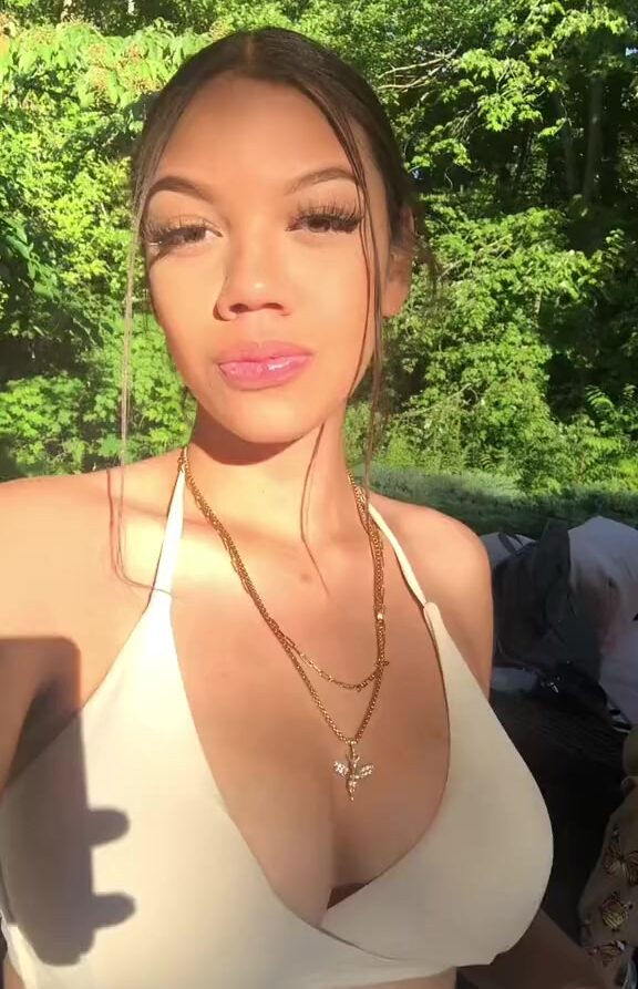 Mila Amour – Show Boobs very HOT!