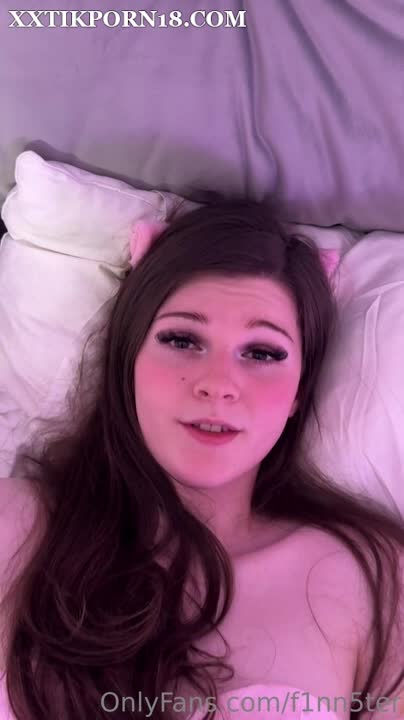 F1nn5ter – Femboy Playrole With Girlfriend On bed – New Video