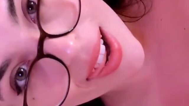 HeyImBee Show Off Hot Body in Sexy Lingerie – 0nlyF Leaked Video