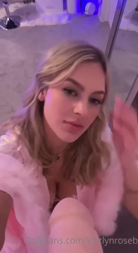 Kaitlyn Rose Suck a Big Dildo – 0nlyF Leaked video