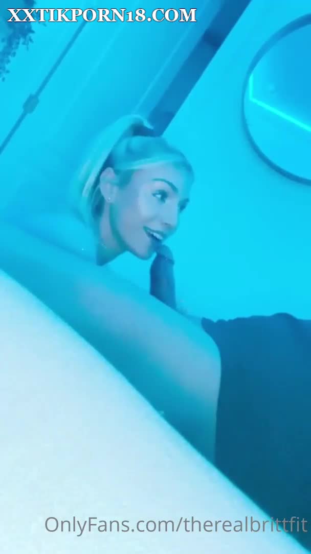 Hot Girl Hard Fuck With Boyfriend On Bed / BJ – Cumshot / Therealbrittfit