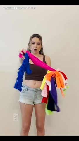 Yellz0 Lingerie Tries On Show Off Lustful Body