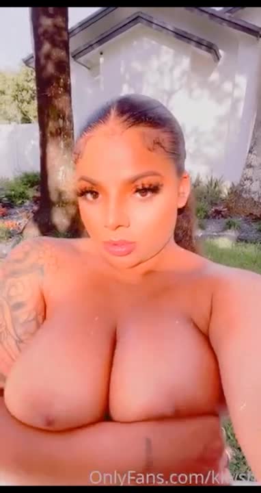 KKVSH onlyfans leak – Topless show off perfect Boobs