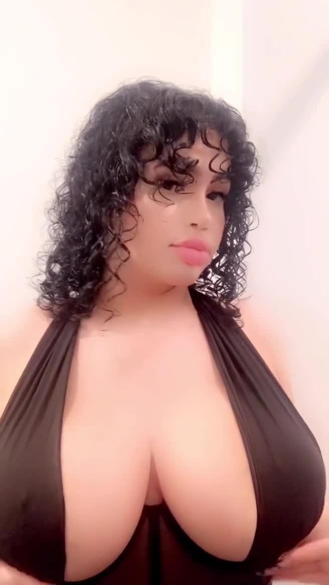 Meldadel onlyfans leak video – show off super big boobs