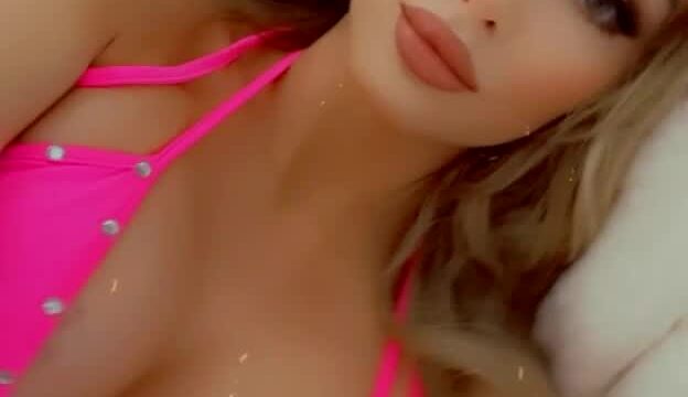 Molly Eskam onlyfans leak – Lustful body in bikini