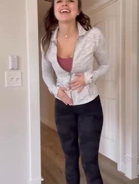 Oakleyraeee onlyfans leak sextape – Off clothes show off ass spreading