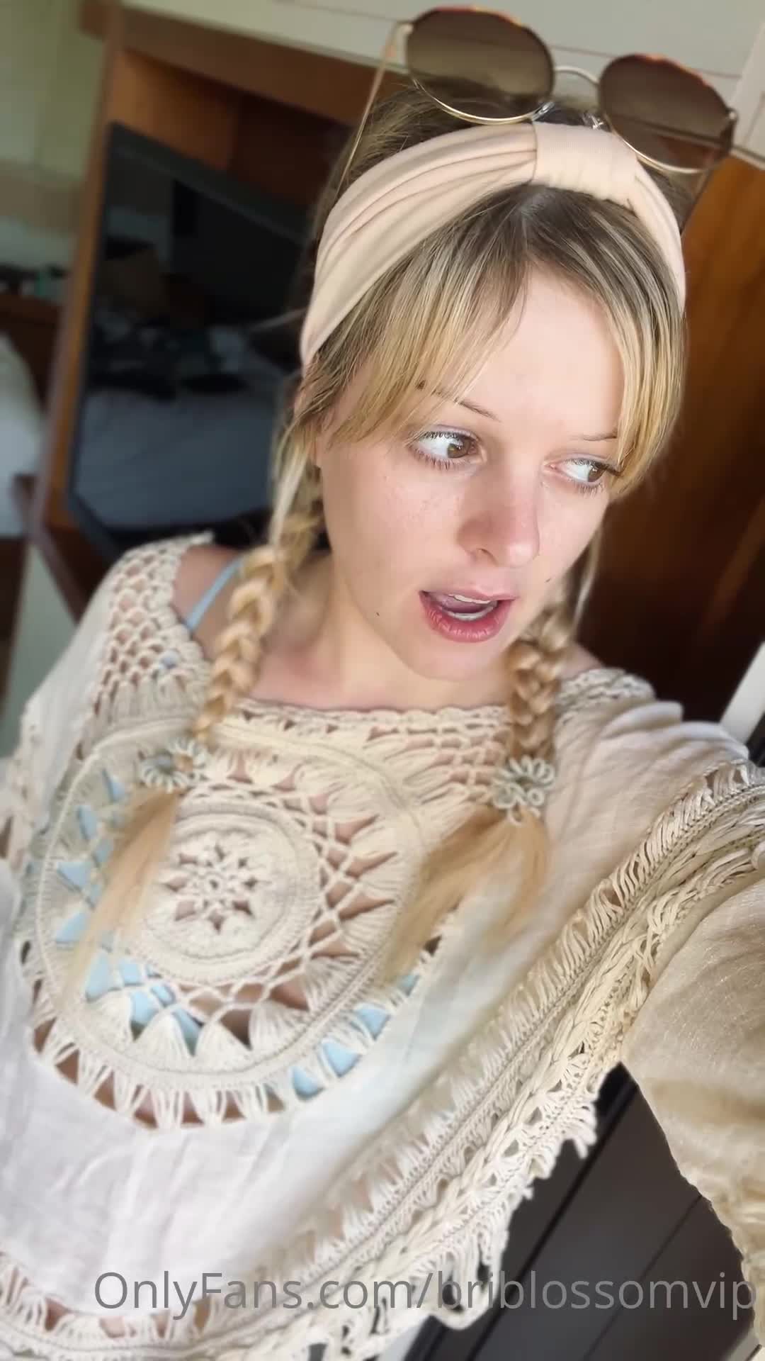 Bri Blossom onlyfans leaked – Show off tits on cam