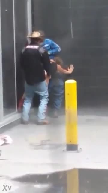 Alexis Frulling sextape – Gets fucked by two strangers outdoor