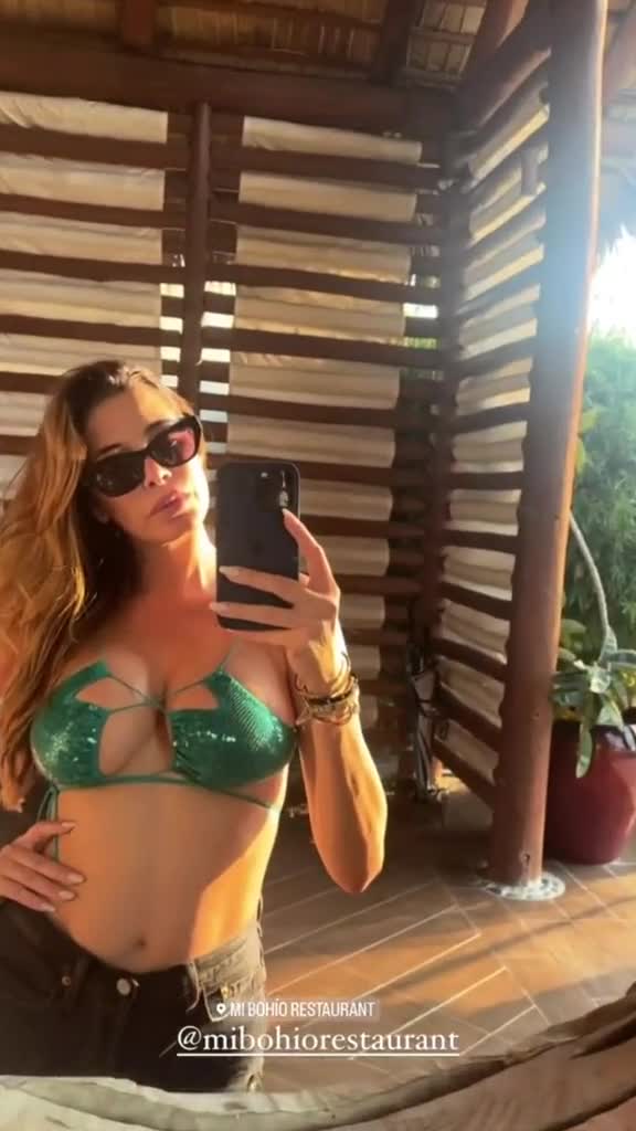 Aida Yespica onlyfans leaked – Show off gorgeous boobs in selfie