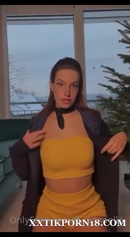 flyingnoelle masturbates so lewd with vibrator / Of leaked video