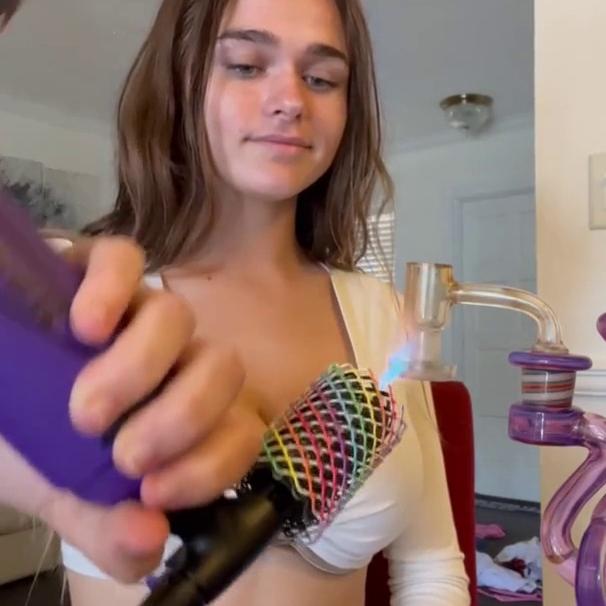 Megnutt02 Boobs Reveal While Smoking Dabs Video Leaked
