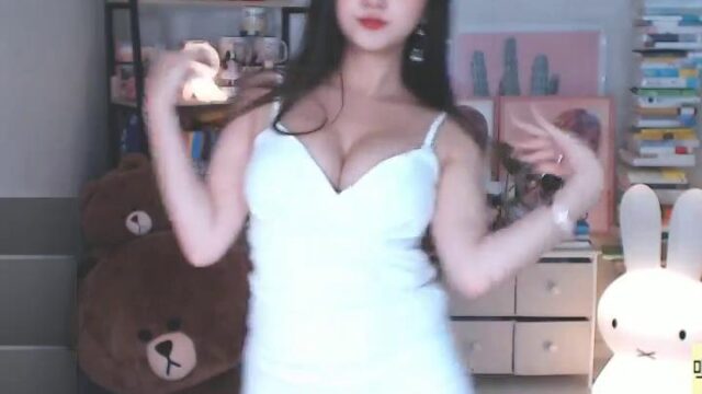 Korean Twitch Streamer Sexy Dance