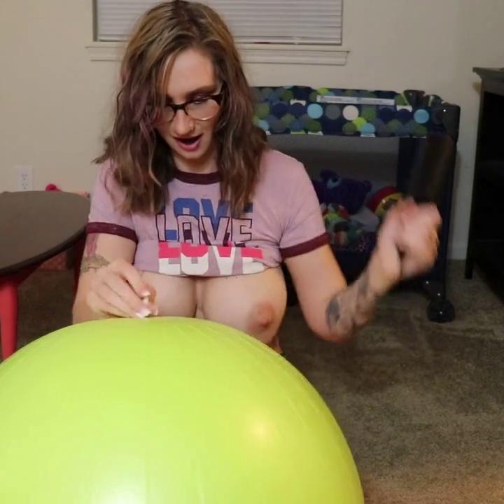 Cage The Mom Topless Nude Porn Video