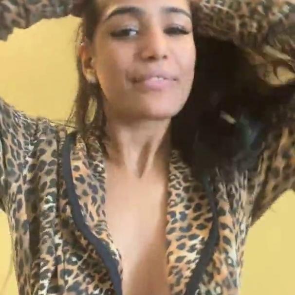 Poonam Pandey Pussy Close Up Video Leaked