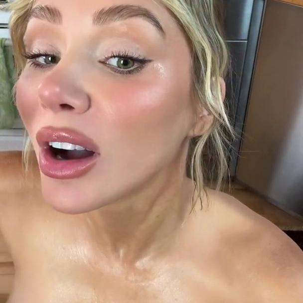 Sara Underwood Nude Banana Sucking Video Leaked