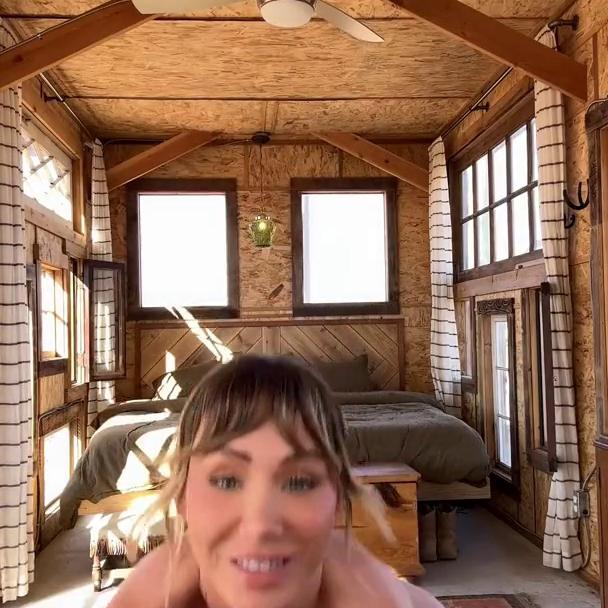 Sara Underwood Nude Yoga Indoor Video Leaked